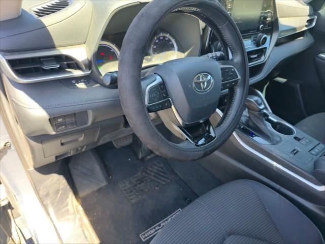 Toyota Highlander Hybrid LE 2021