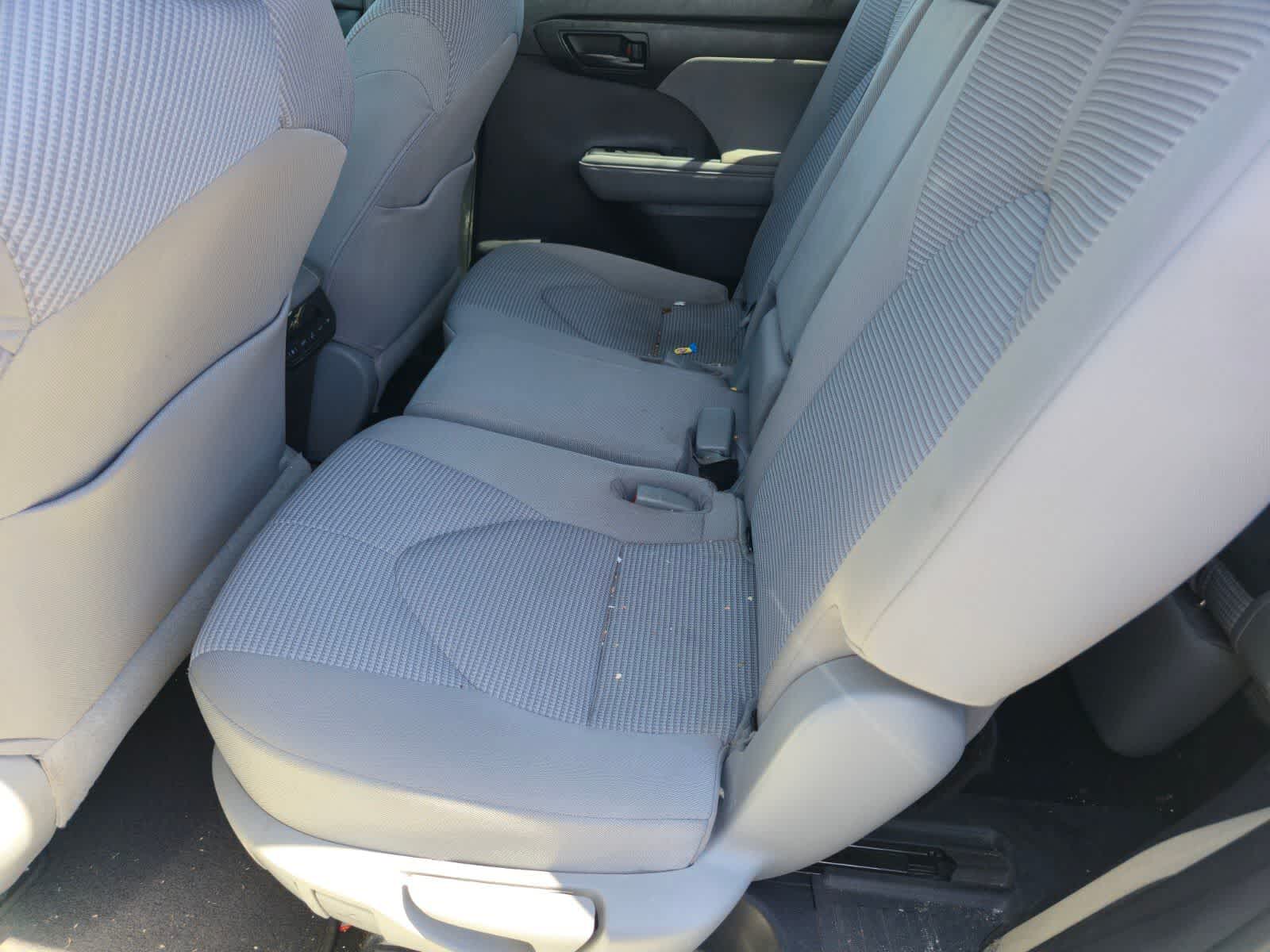 Toyota Highlander LE 2021