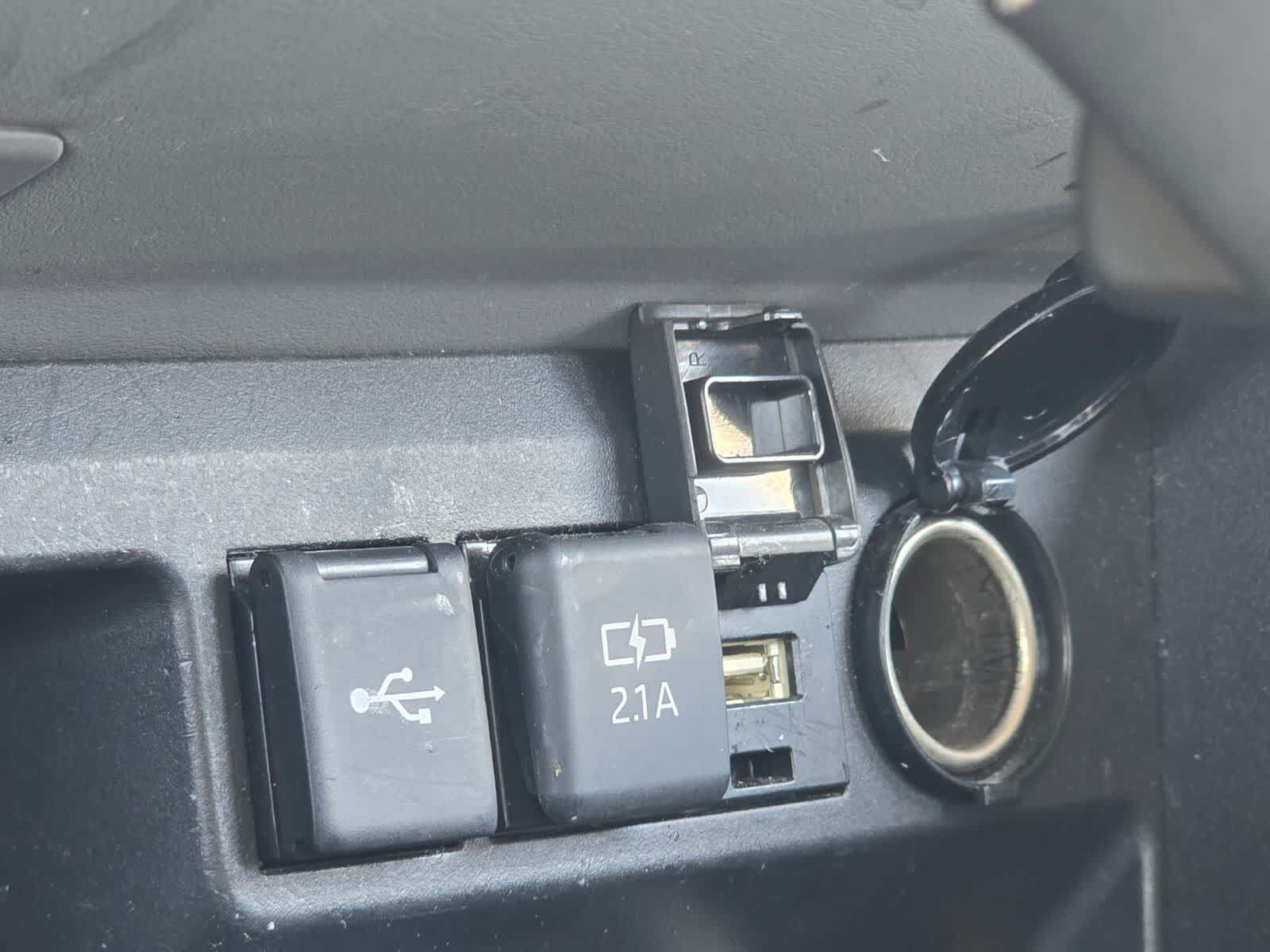 Toyota Highlander LE 2021