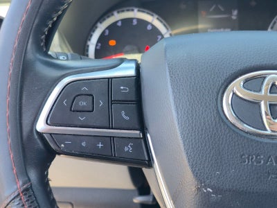 Toyota Highlander LE 2021