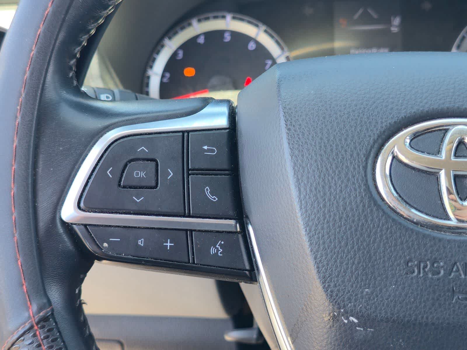 Toyota Highlander LE 2021