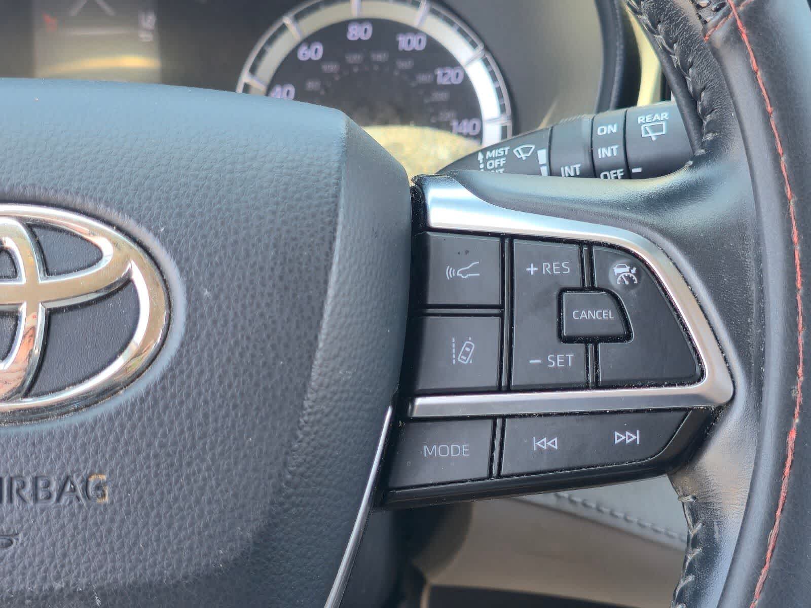 Toyota Highlander LE 2021