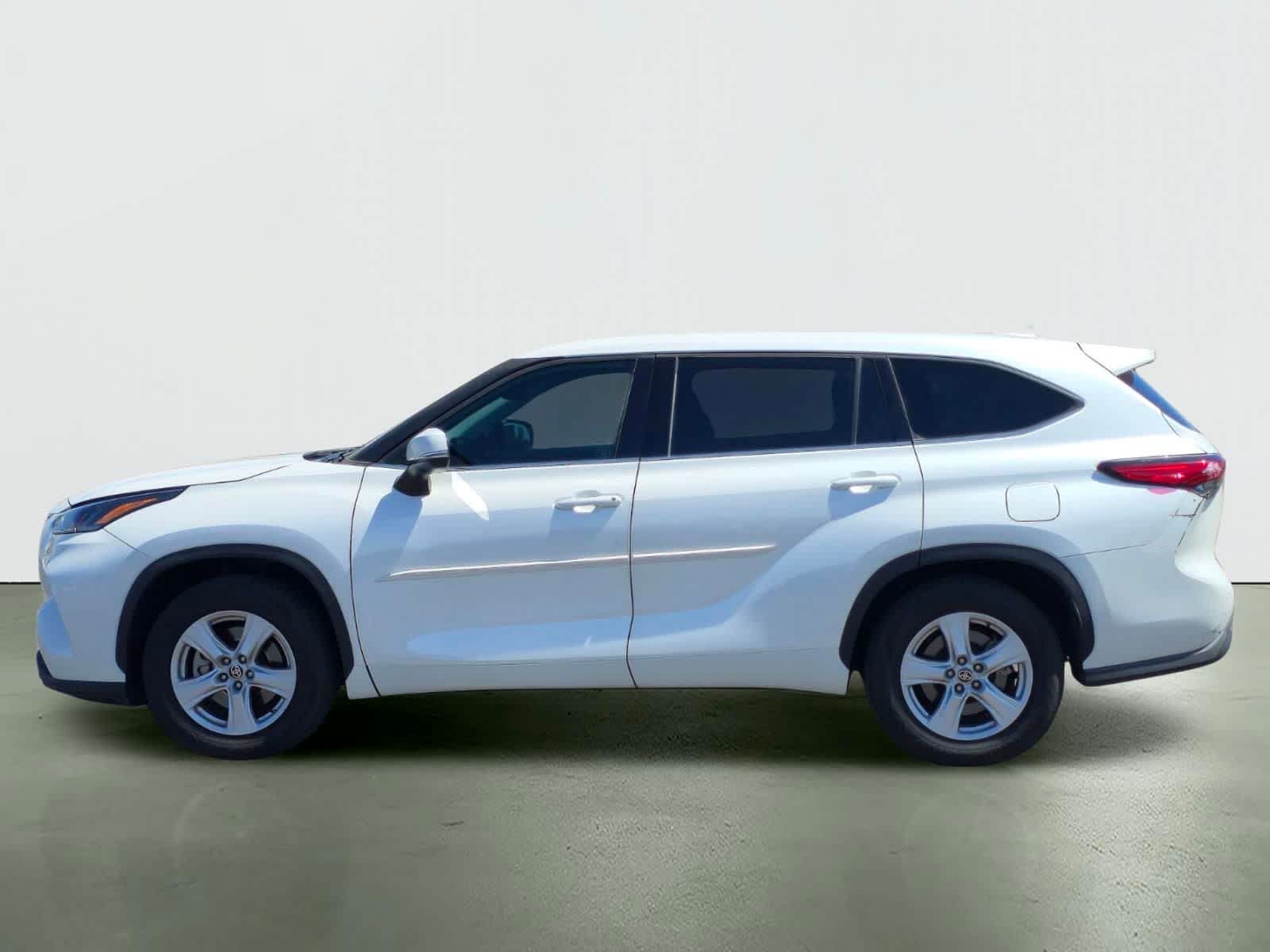 Toyota Highlander LE 2021