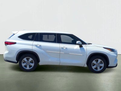 Toyota Highlander LE 2021