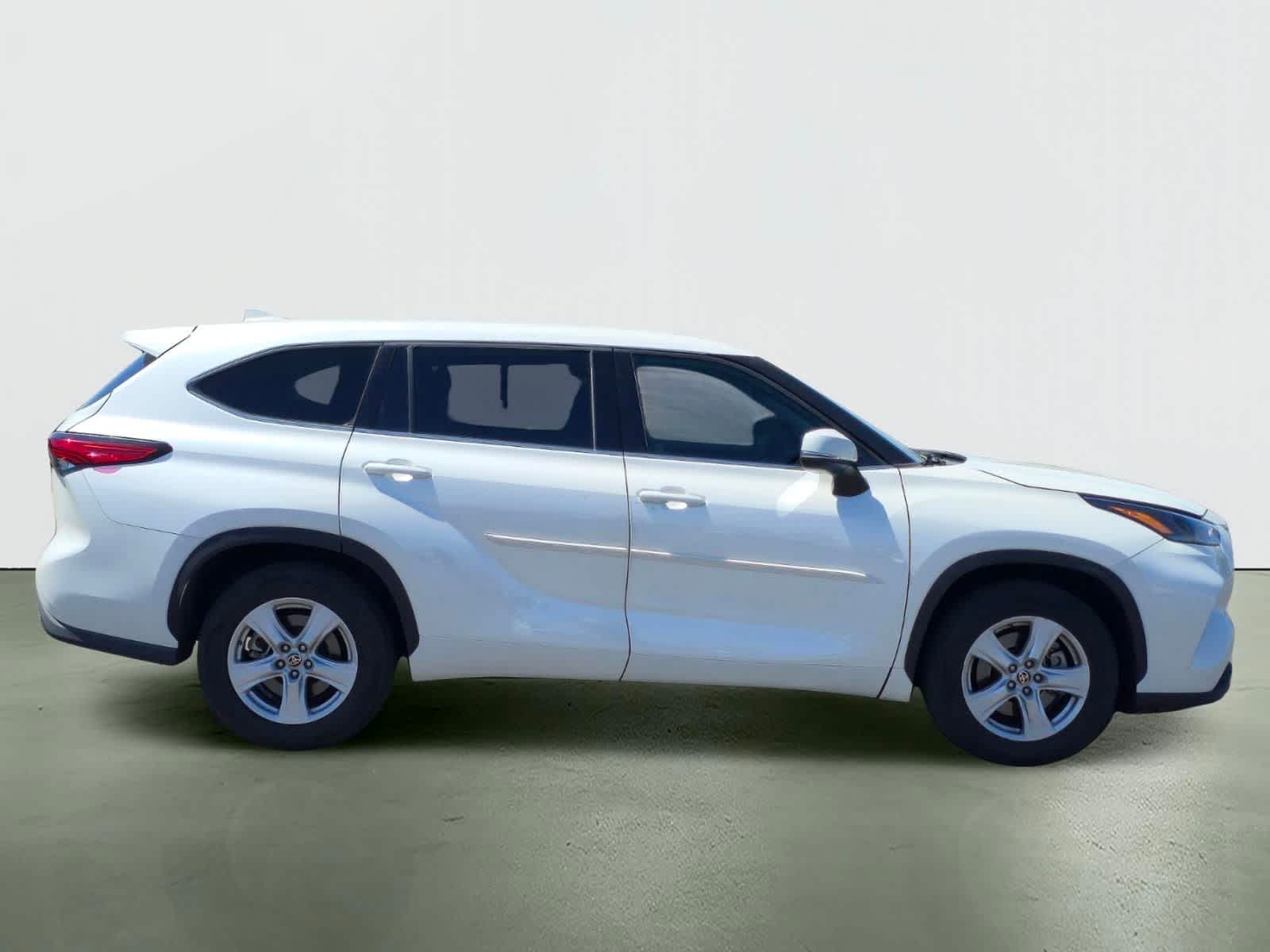 Toyota Highlander LE 2021