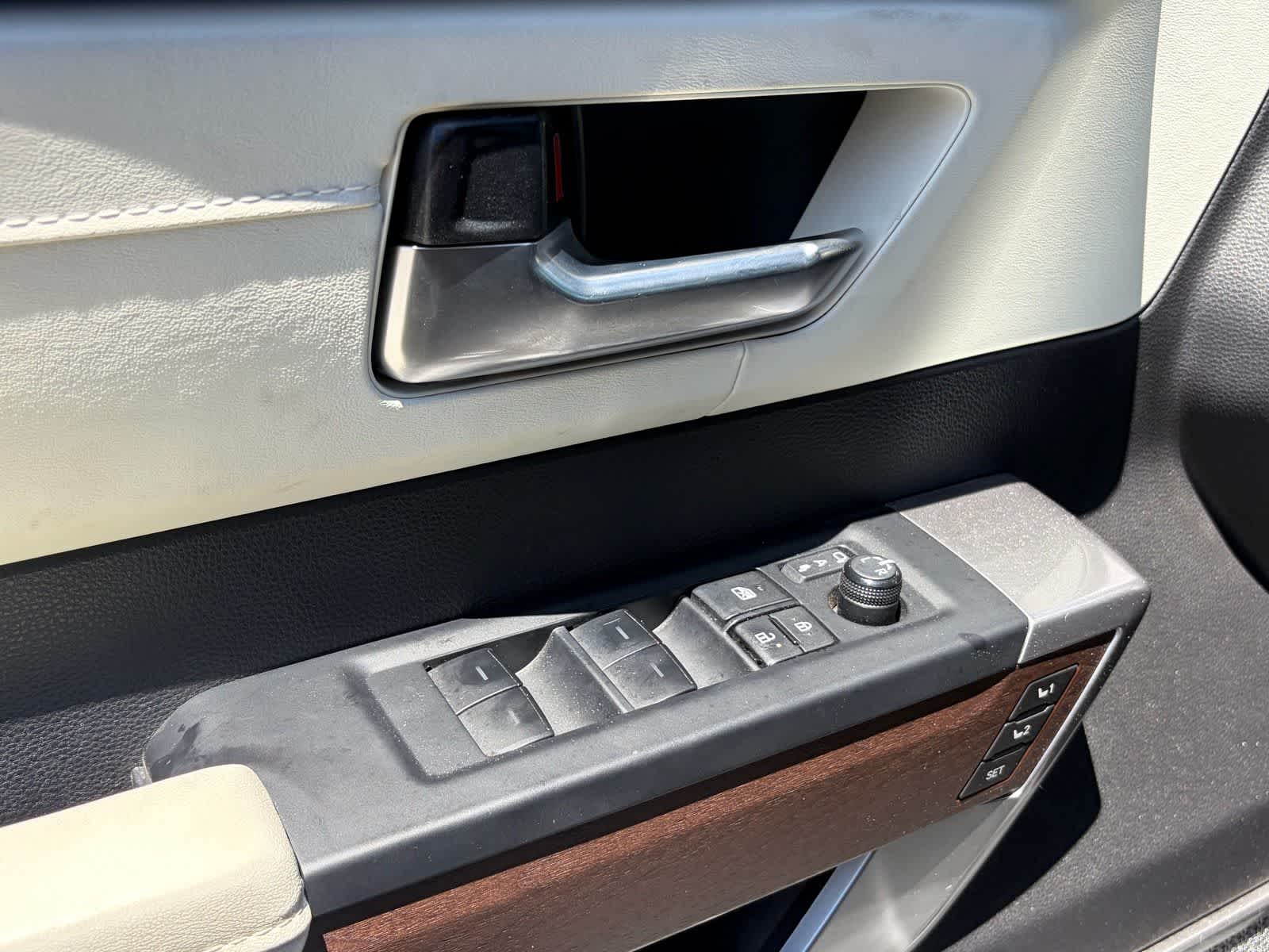 Toyota Tundra Capstone Hybrid 2023