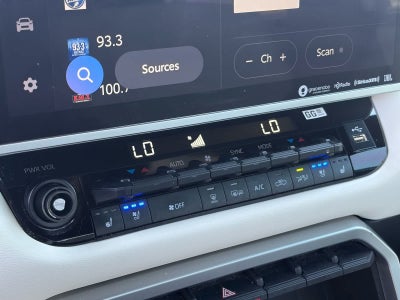 Toyota Tundra Capstone Hybrid 2023
