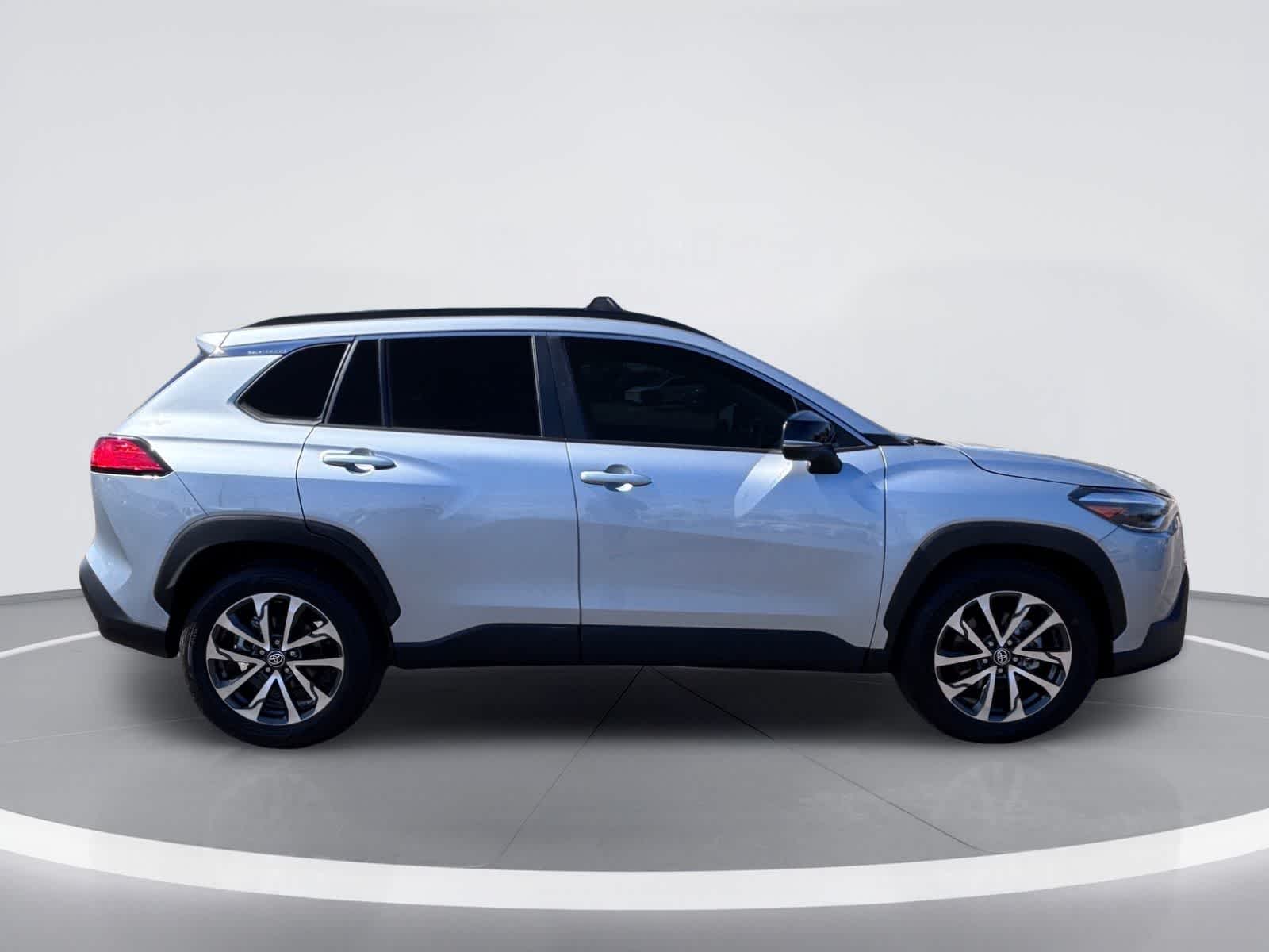 2025 Toyota Corolla Cross XLE