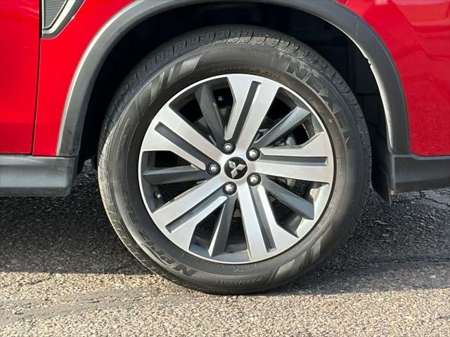 Mitsubishi Outlander Sport ES 2025