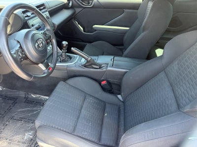 Toyota GR86 2023 con cambio manual (nacional)