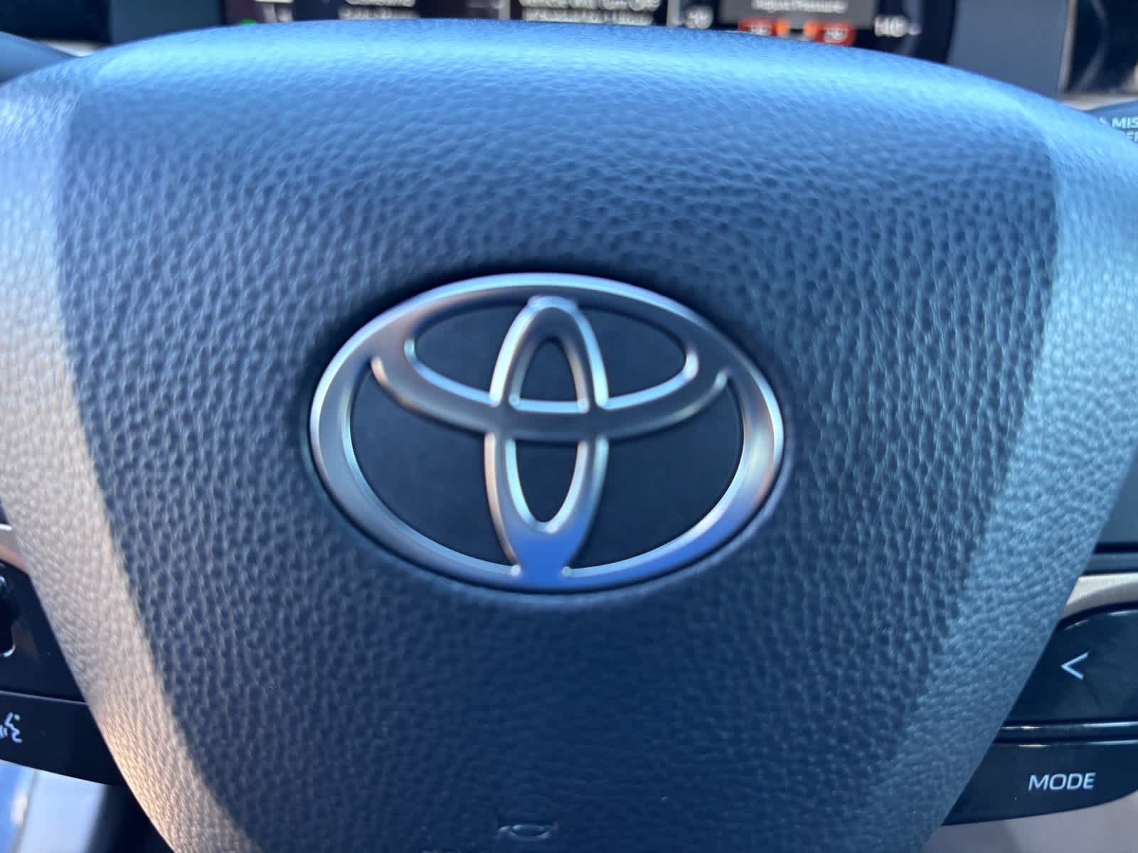 Toyota Crown XLE 2026