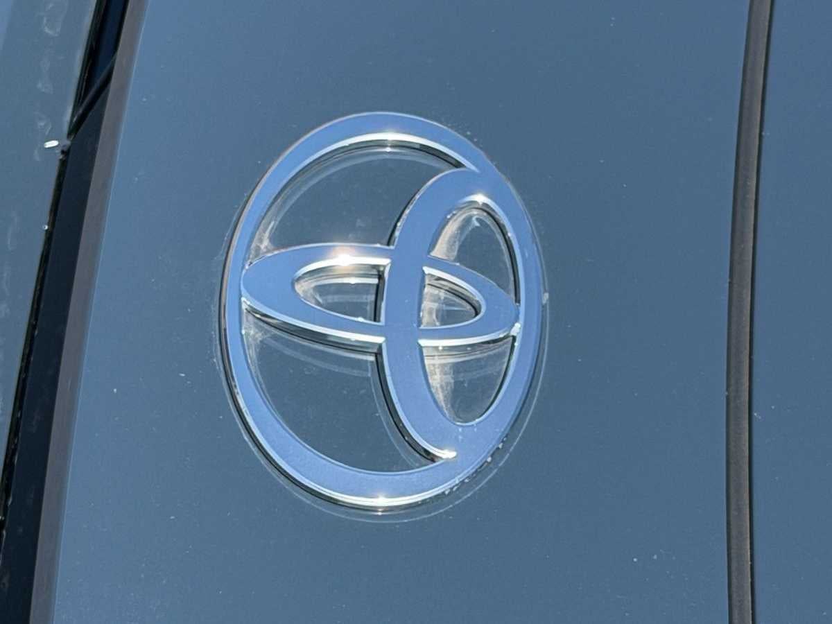 Toyota Crown Signia Limited 2025
