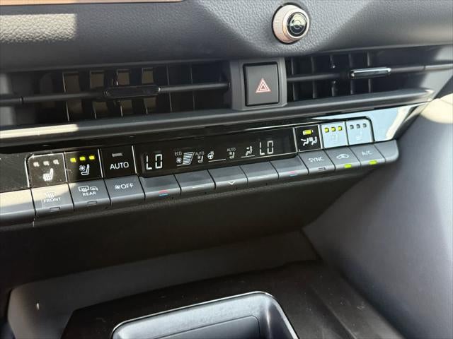 Toyota Crown Signia Limited 2025