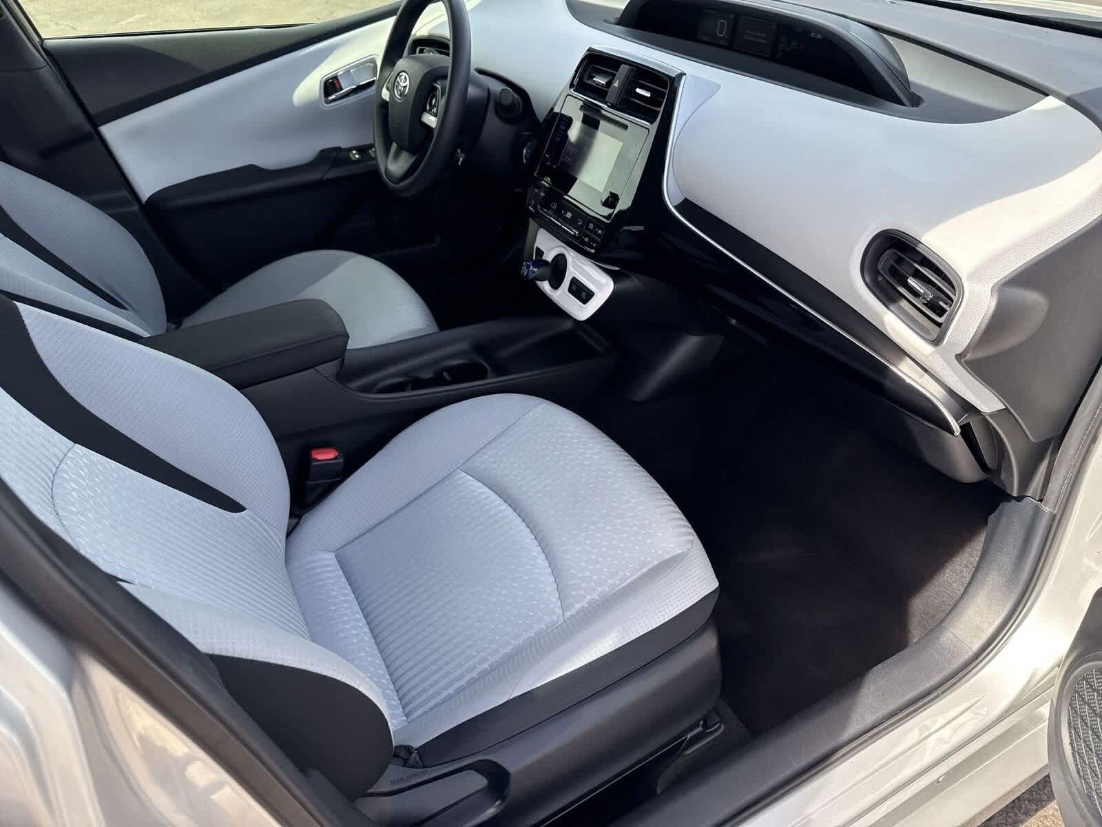 Toyota Prius Two 2016