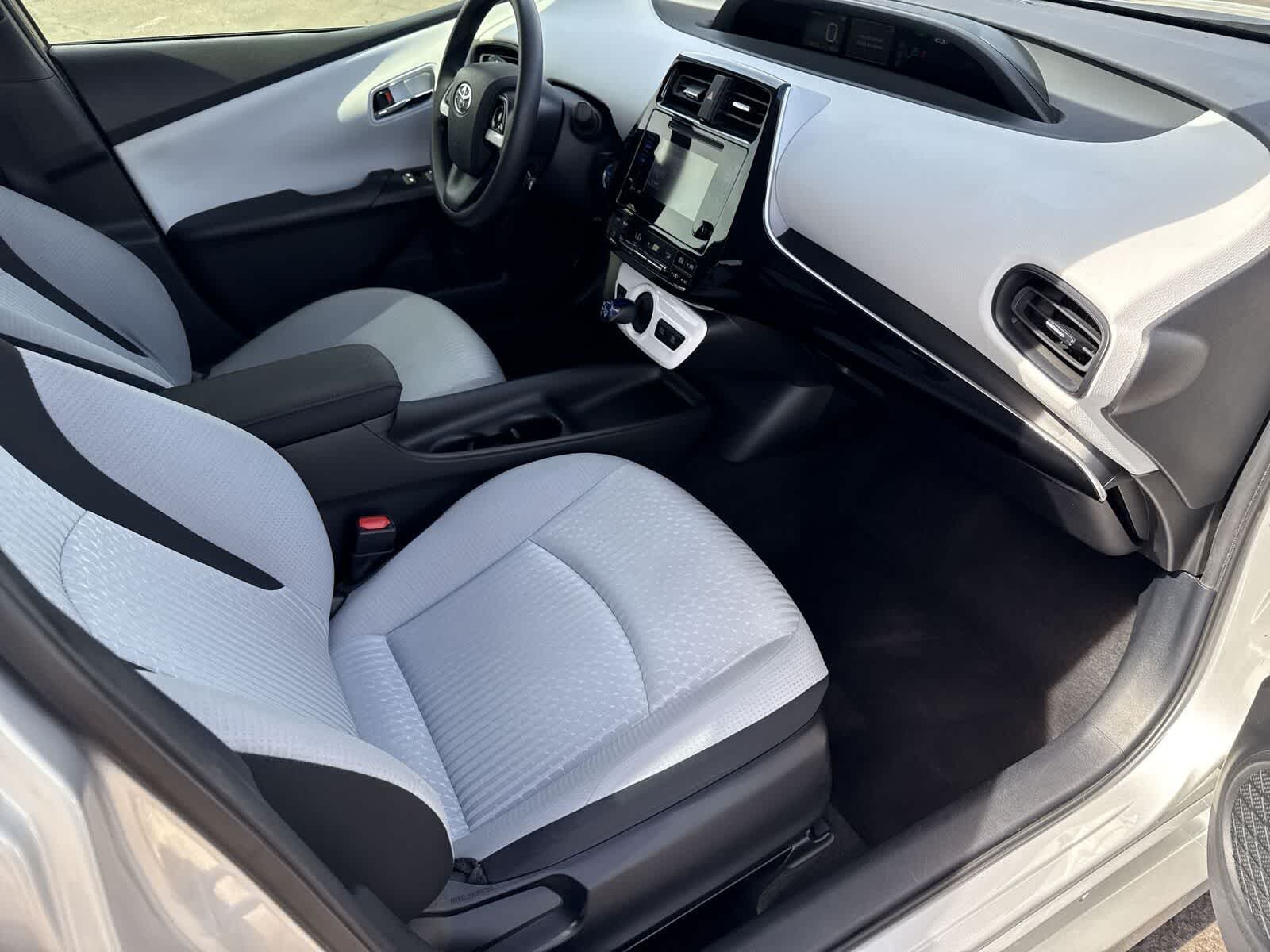 Toyota Prius Two 2016