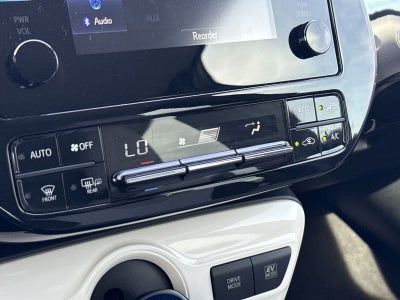 Toyota Prius Two 2016