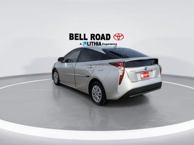 Toyota Prius Two 2016