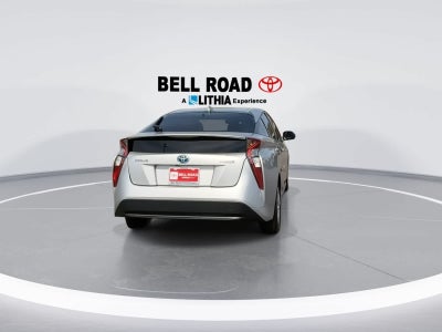 Toyota Prius Two 2016