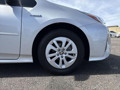 Toyota Prius Two 2016