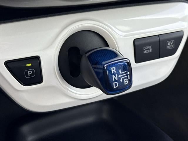 Toyota Prius Two 2016