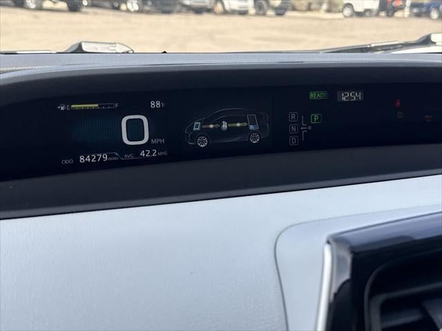 Toyota Prius Two 2016