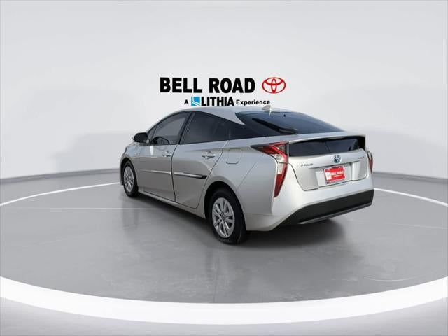 Toyota Prius Two 2016