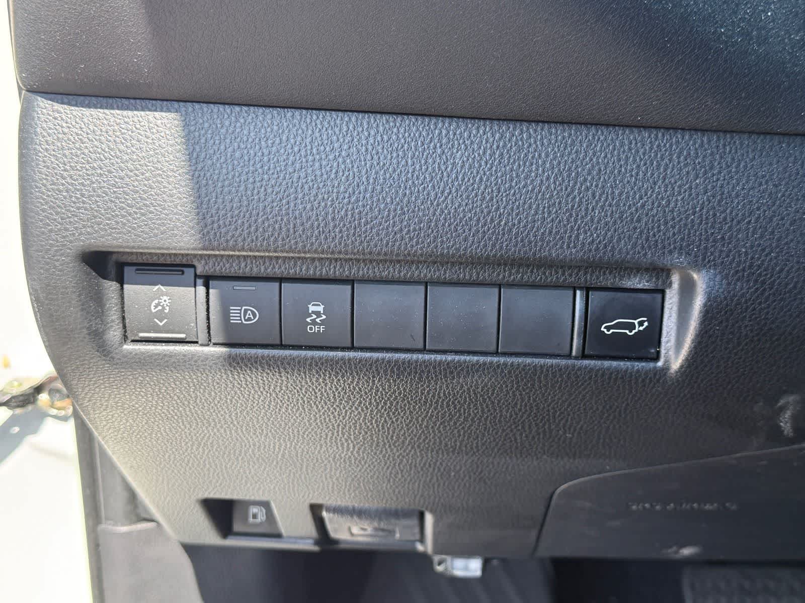 Toyota Venza LE 2023