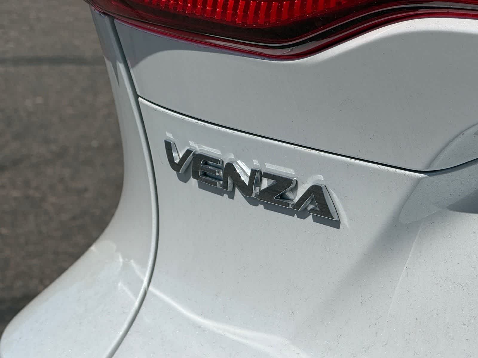 Toyota Venza LE 2023