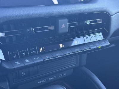 2025 Toyota Land Cruiser 4WD (Natl)