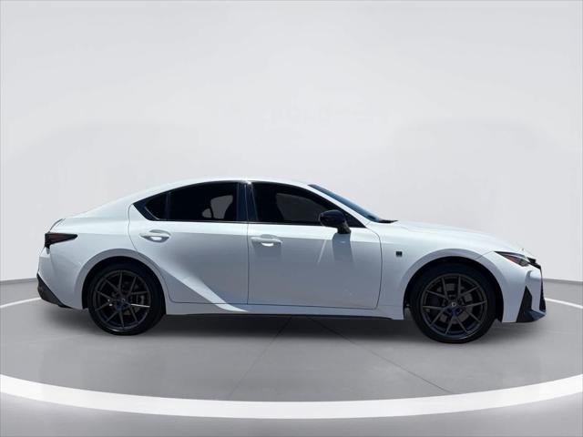 Lexus IS 350 F SPORT Design 2026