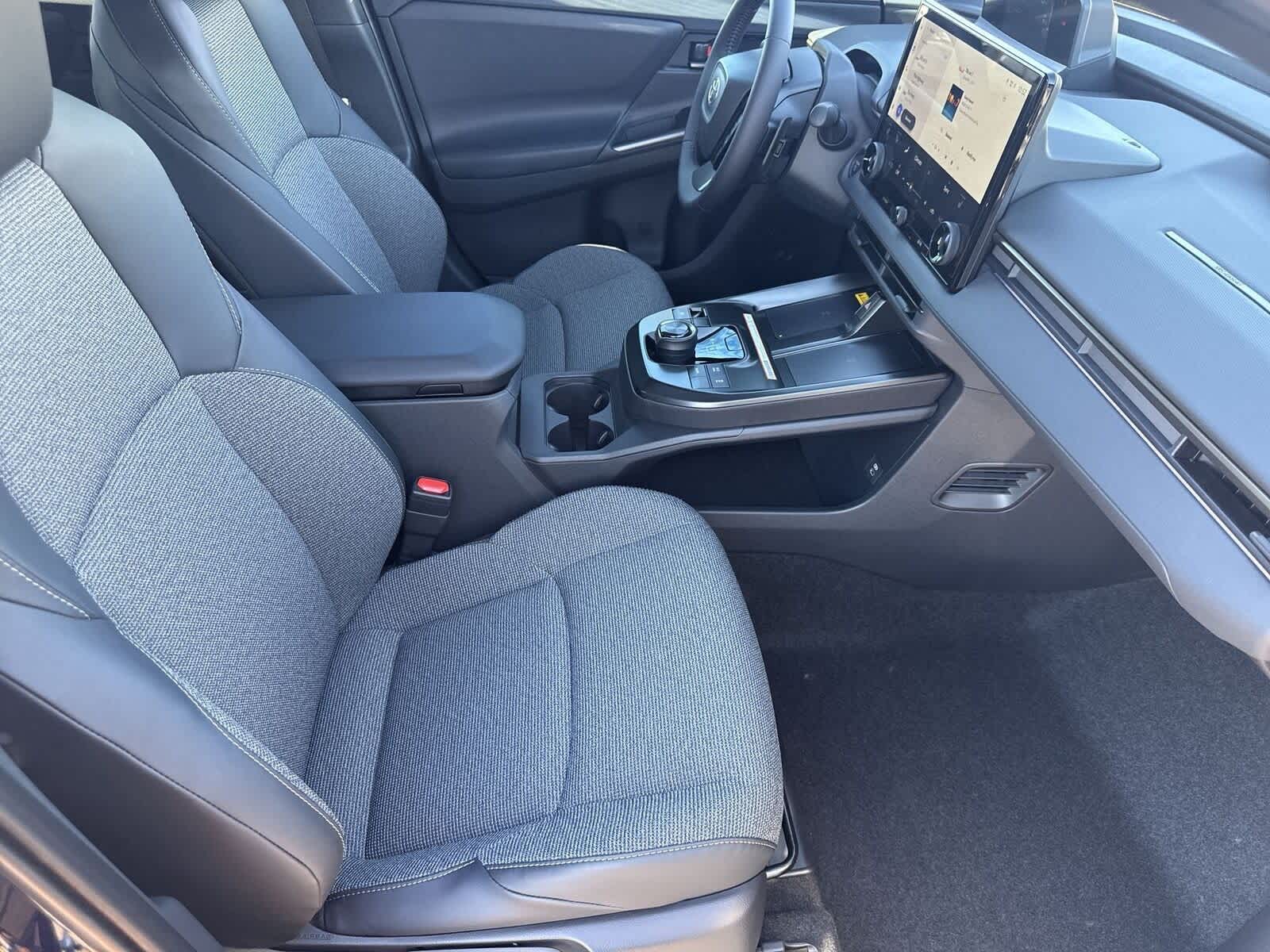 Toyota bZ XLE Plus 2026