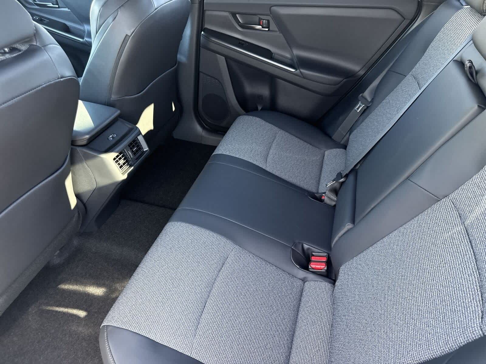 Toyota bZ XLE Plus 2026