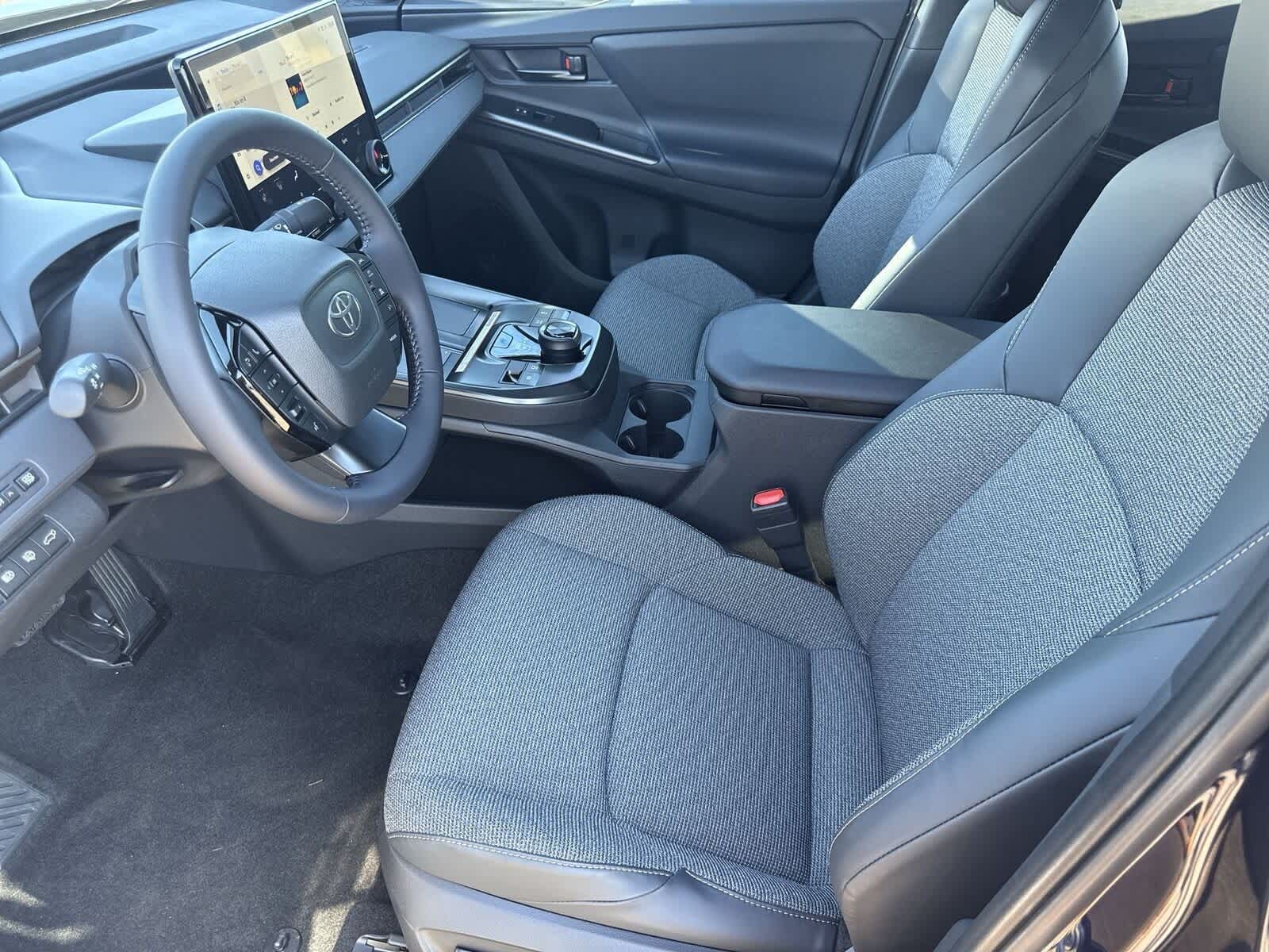 Toyota bZ XLE Plus 2026