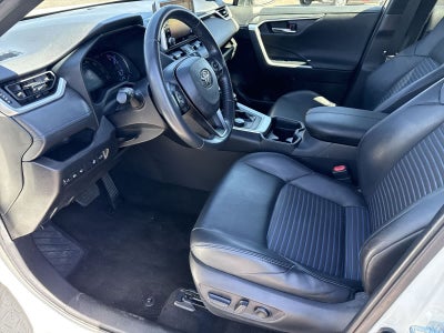 Toyota RAV4 Hybrid XSE 2020