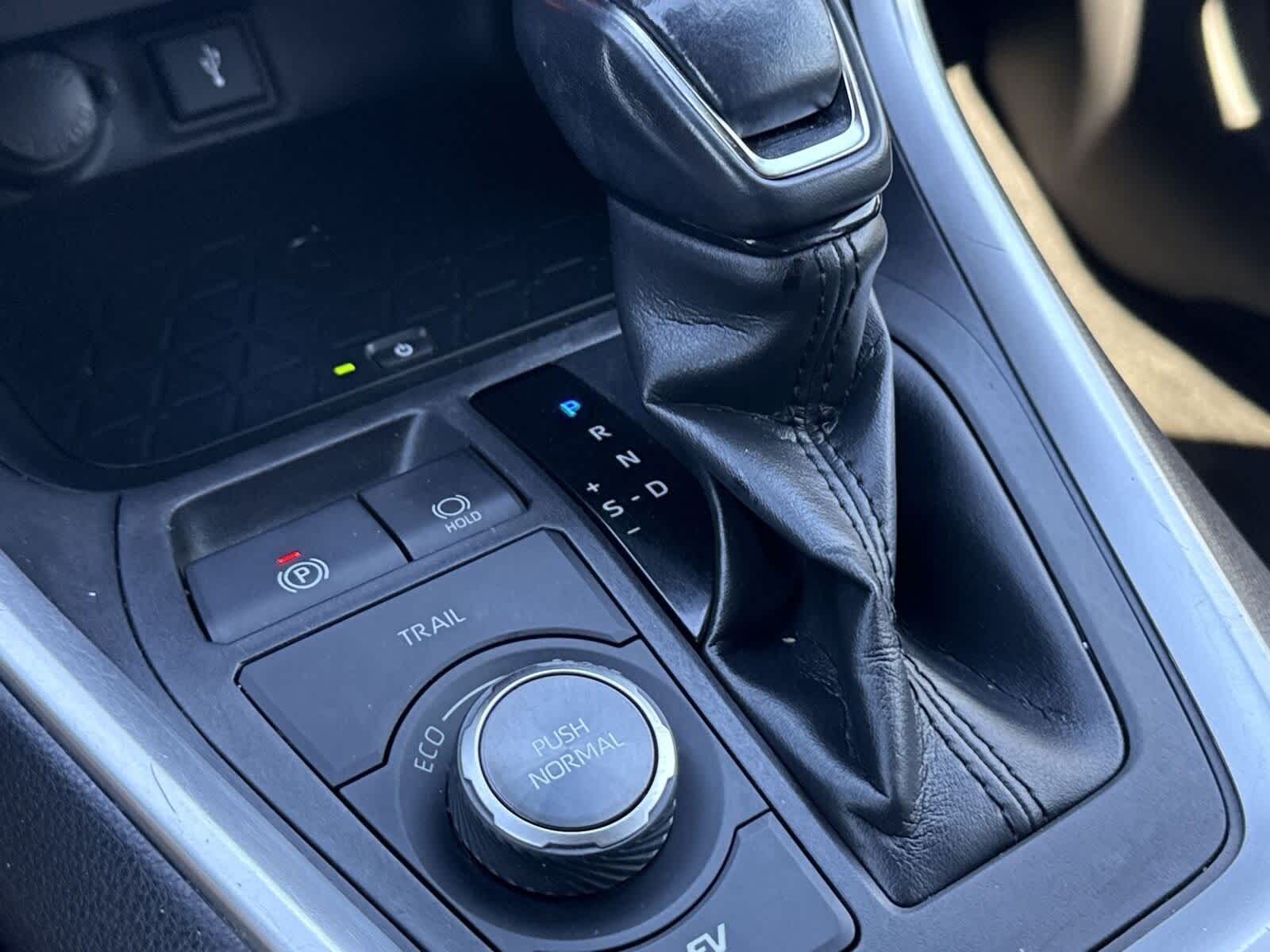 Toyota RAV4 Hybrid XSE 2020