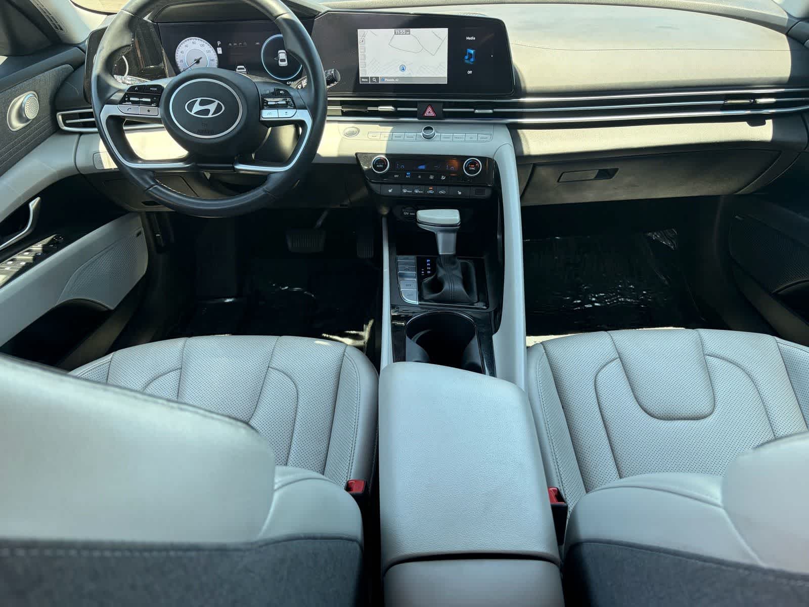 Hyundai Elantra Limited 2024