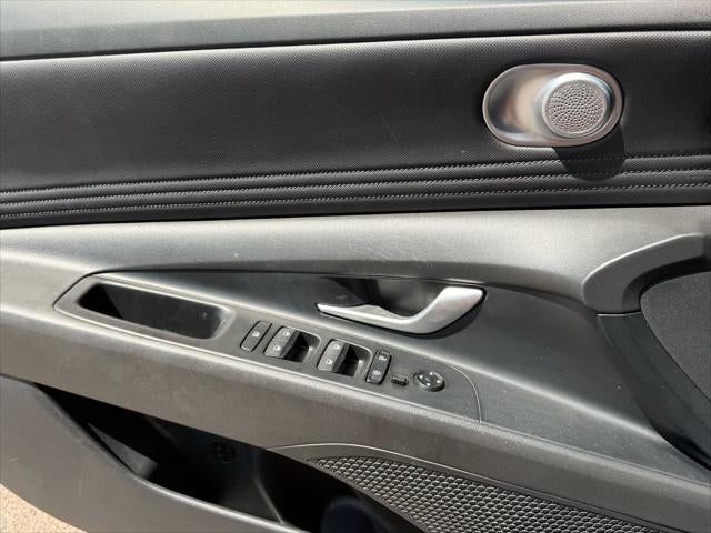 Hyundai Elantra Limited 2024