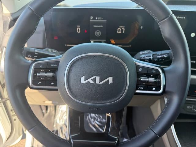 Kia Carnival LXS 2025