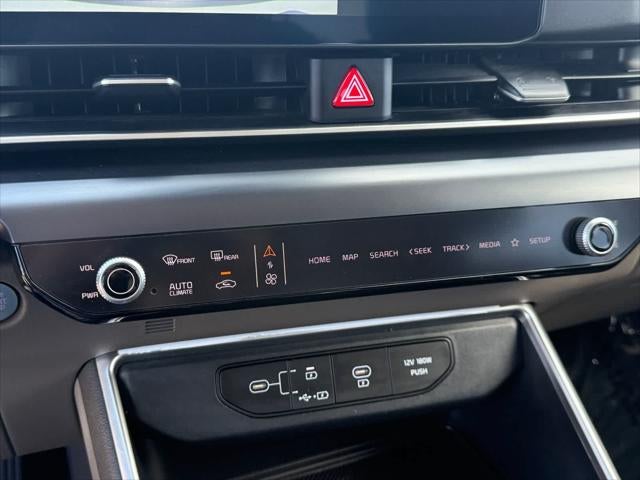 Kia Carnival LXS 2025