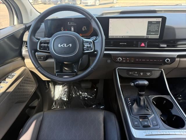 Kia Carnival LXS 2025