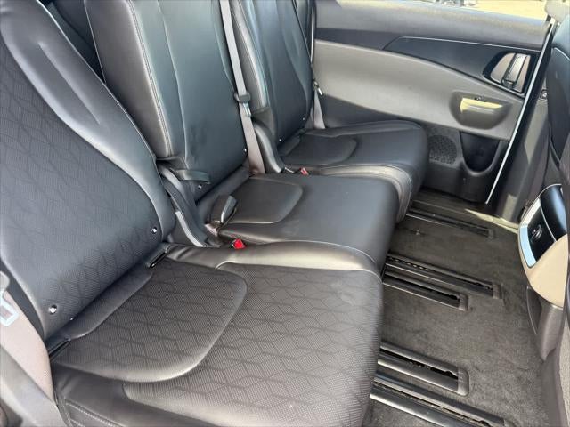 Kia Carnival LXS 2025