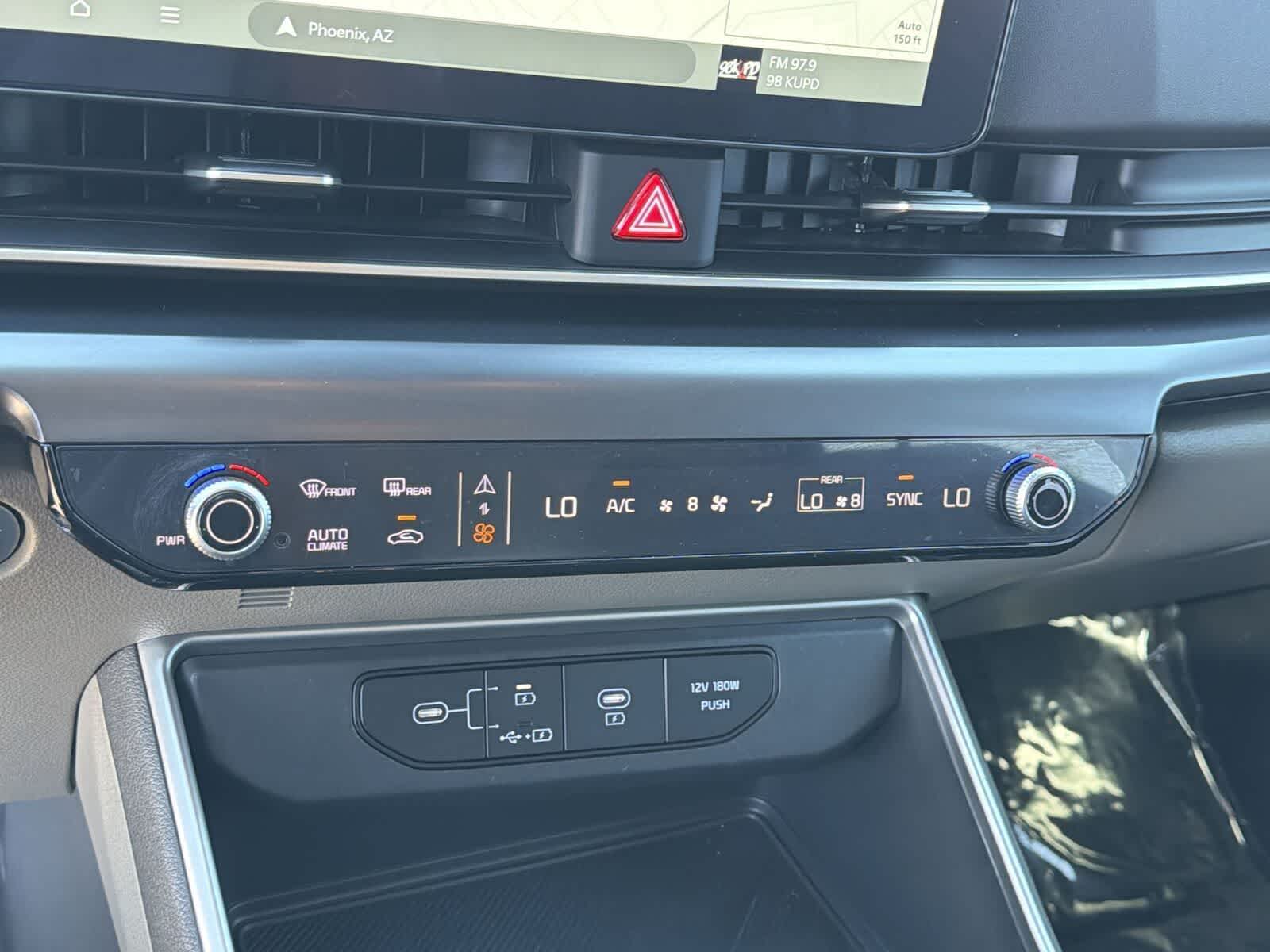 Kia Carnival LXS 2025