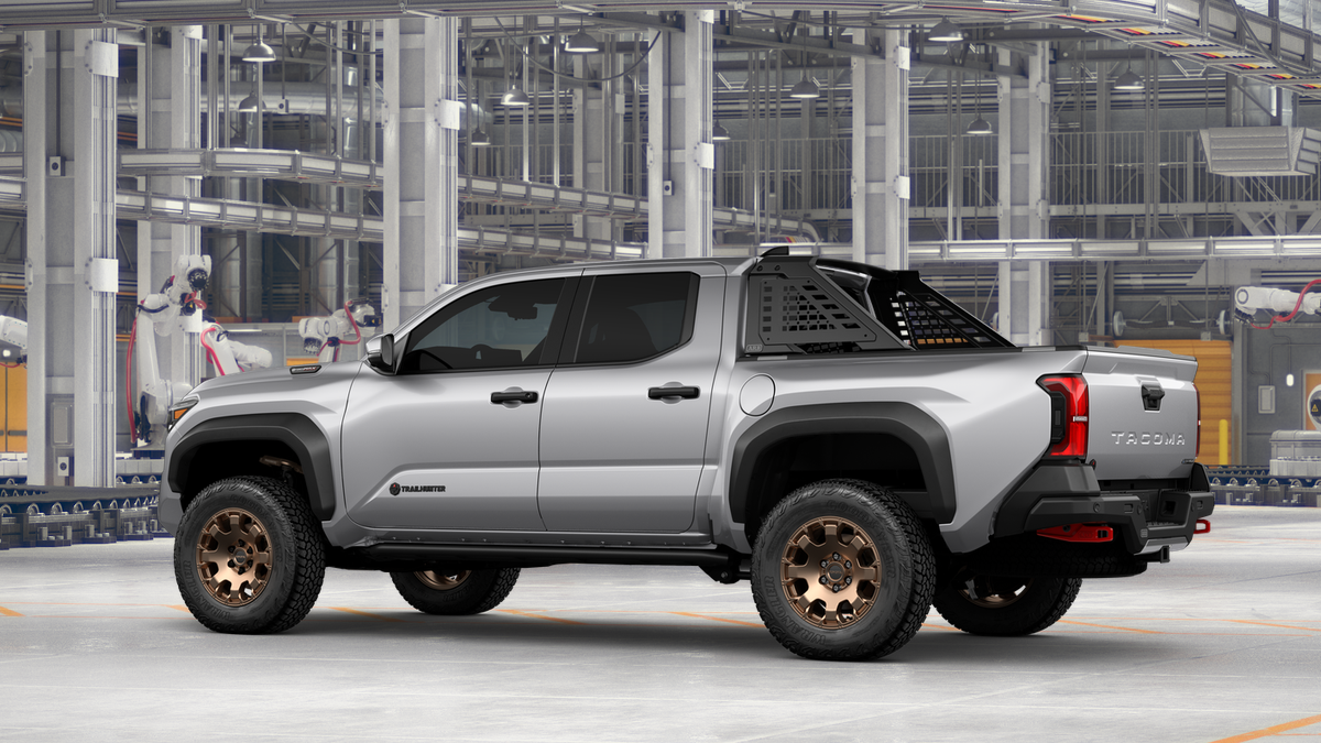 2026 Toyota Tacoma i-FORCE MAX Tacoma Trailhunter