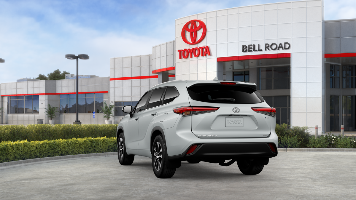 Toyota Highlander Hybrid XLE 2026