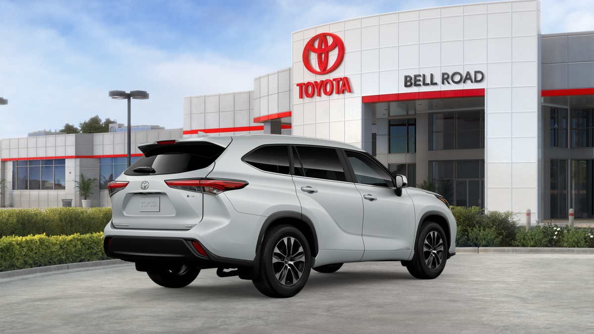 Toyota Highlander Hybrid XLE 2026