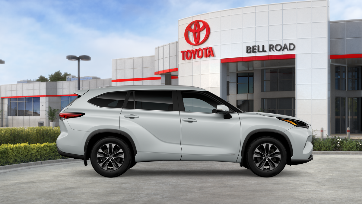 Toyota Highlander Hybrid XLE 2026