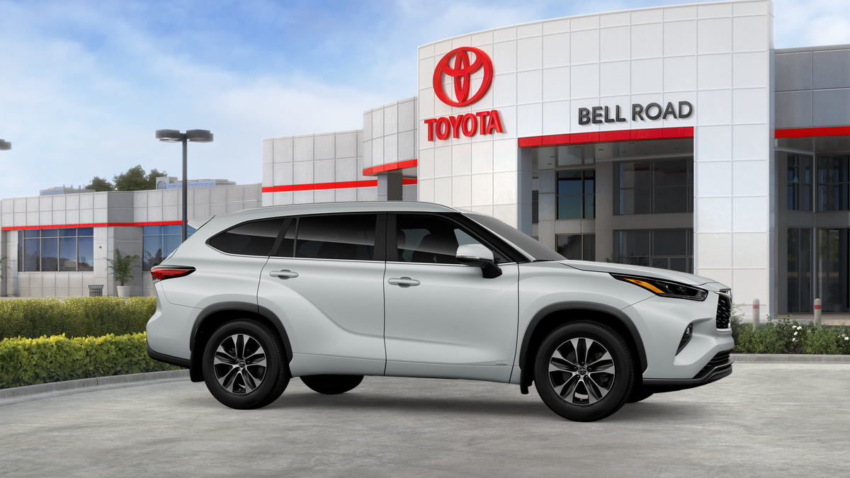Toyota Highlander Hybrid XLE 2026