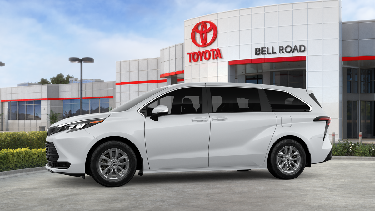 2026 Toyota Sienna LE