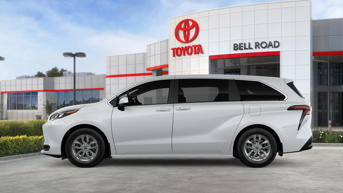 2026 Toyota Sienna LE