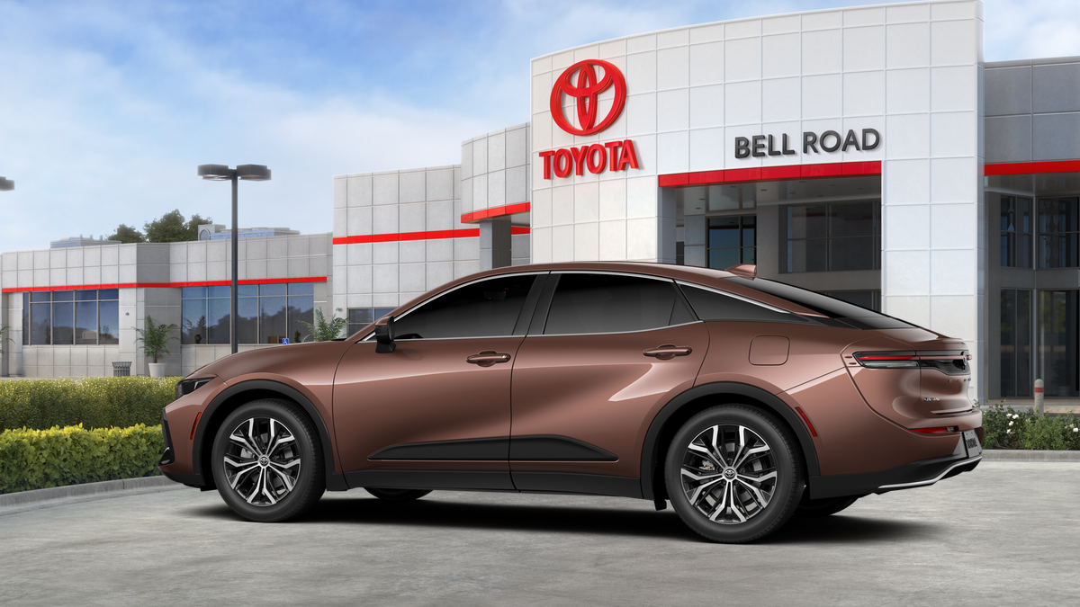 Toyota Crown XLE 2026